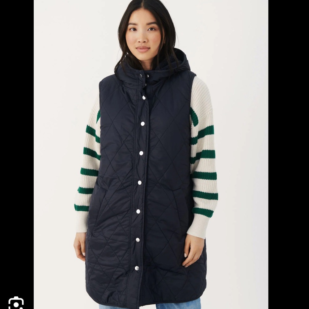 NWT PARTTWO KEISIE REVERSIBLE HOODED VEST, GREEN
